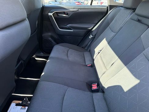 Used 2020 Toyota RAV4 XLE w/ Convenience Package FWD image 31