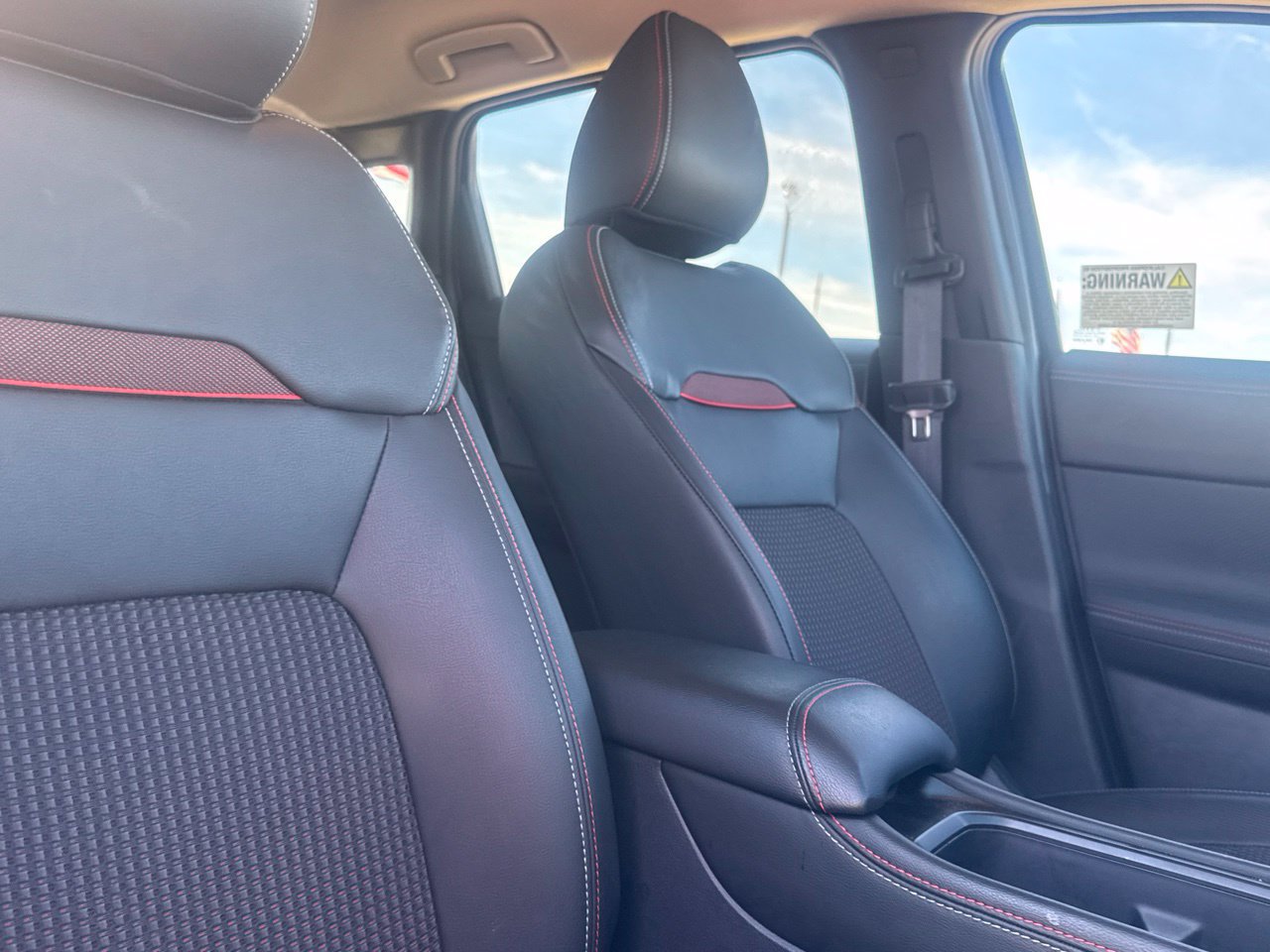 Certified 2026 Nissan Kicks SR FWD image 31