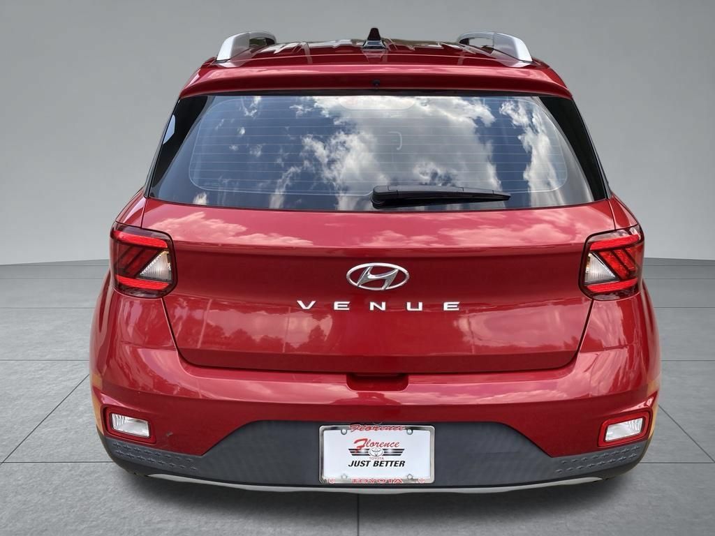 Used 2022 Hyundai Venue Limited FWD image 12