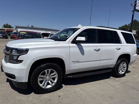 Used 2019 Chevrolet Tahoe LT w/ Luxury Package AWD/4WD image 2