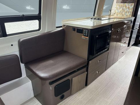 Used 2018 Mercedes-Benz Sprinter 3500 image 42