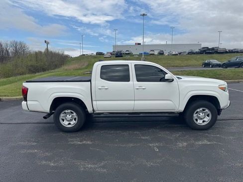 Used 2023 Toyota Tacoma SR image 2