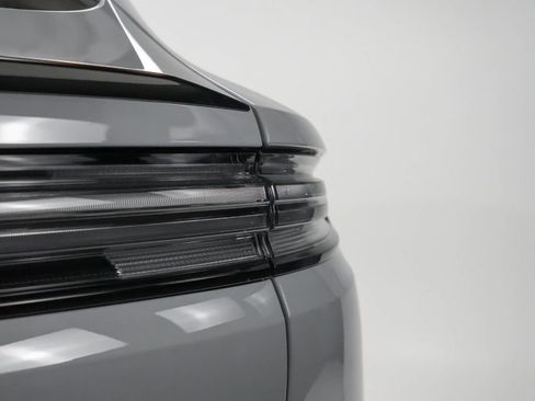 Used 2025 Porsche Cayenne Coupe AWD/4WD image 12