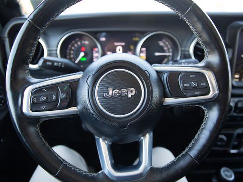 Used 2023 Jeep Wrangler Unlimited Sahara w/ Cold Weather Group AWD/4WD image 11