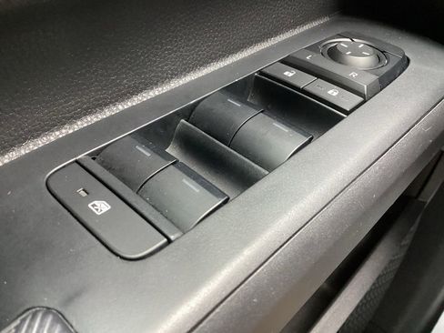 Used 2024 Toyota Tacoma TRD Off-Road image 23