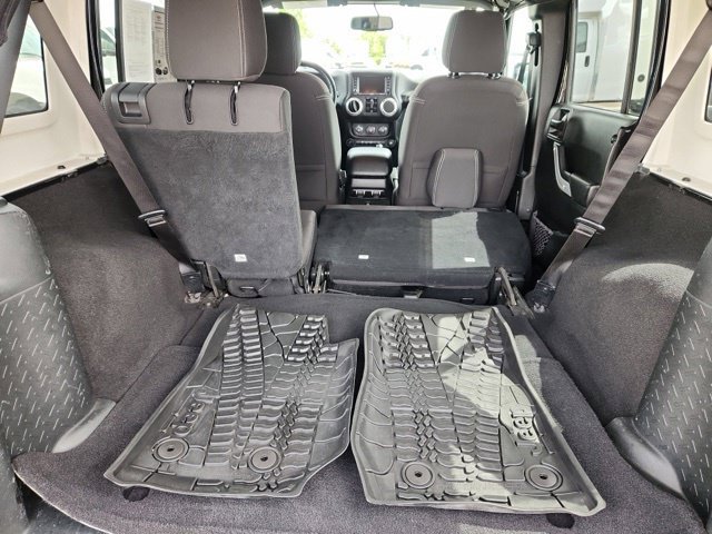 Used 2018 Jeep Wrangler Unlimited Sahara AWD/4WD image 45
