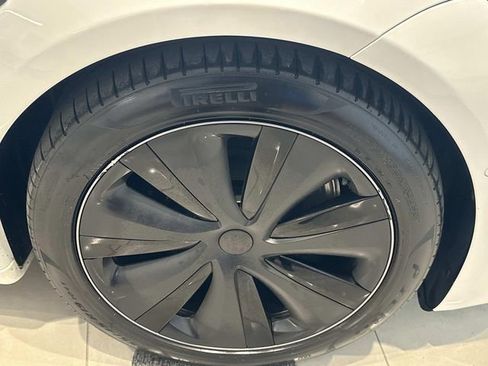 Used 2022 Tesla Model S Plaid image 13
