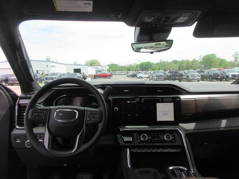 New 2026 GMC Sierra 3500 Denali Ultimate AWD/4WD image 17
