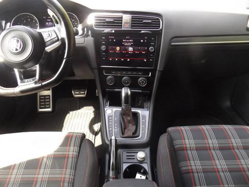 Used 2018 Volkswagen GTI SE FWD image 13