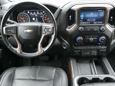Used 2022 Chevrolet Silverado 1500 High Country w/ Technology Package image 18
