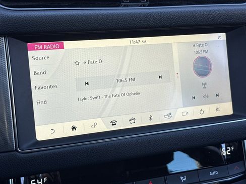 Used 2019 Jaguar XF Premium image 19