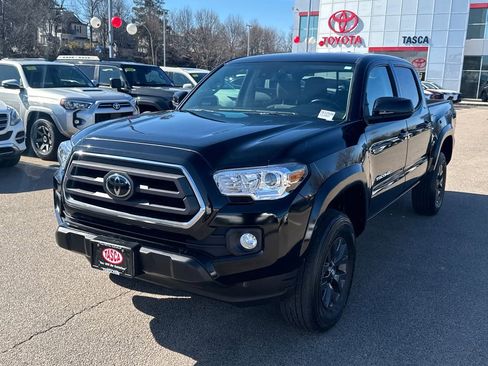 Used 2023 Toyota Tacoma SR5 AWD/4WD image 3