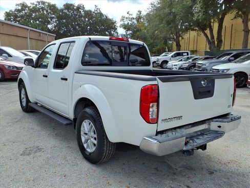 Used 2018 Nissan Frontier SV image 5