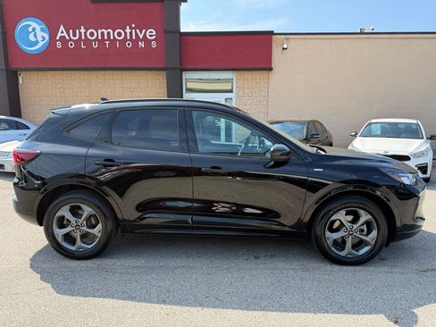 Used 2023 Ford Escape ST-Line Select AWD/4WD image 5