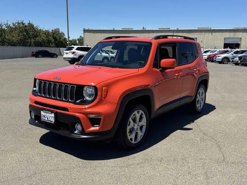 Used 2019 Jeep Renegade Latitude w/ Popular Equipment Group AWD/4WD image 5