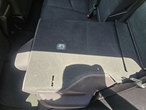 Used 2016 Toyota Prius Three FWD image 27