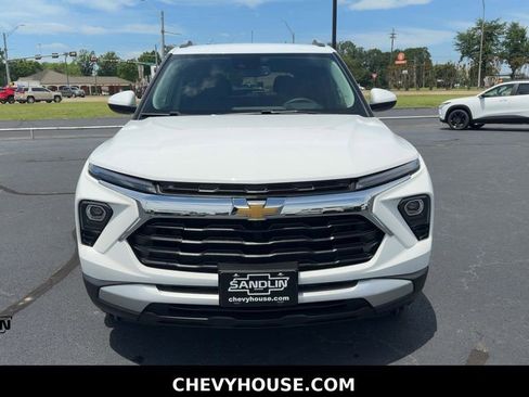 New 2026 Chevrolet TrailBlazer LT w/ Convenience Package FWD image 3