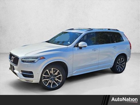 Used 2017 Volvo XC90 T6 Momentum w/ Vision Package image 1