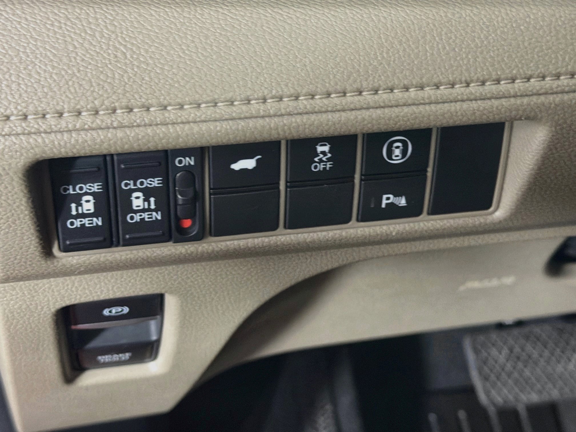 Used 2022 Honda Odyssey Elite image 16