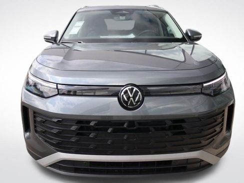 New 2026 Volkswagen Tiguan SE image 2