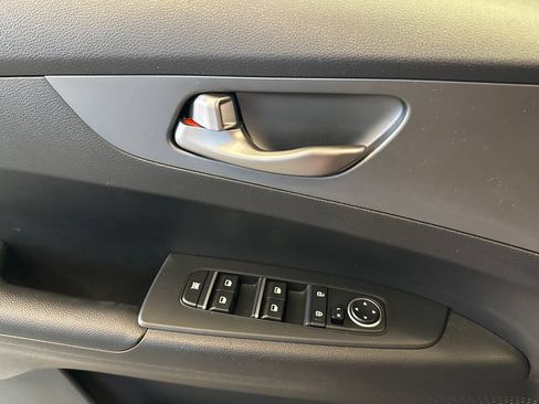 Used 2020 Kia Forte LXS FWD image 19