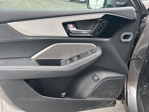 Used 2023 Acura MDX SH-AWD w/ Technology Package image 11