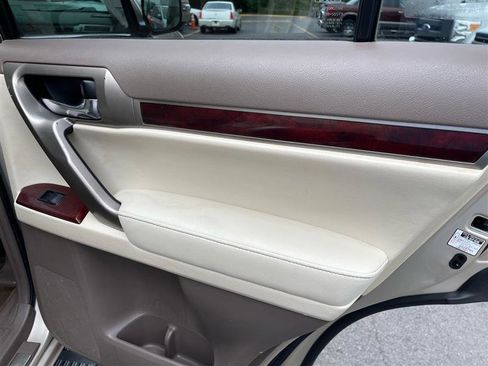 Used 2011 Lexus GX 460 image 25