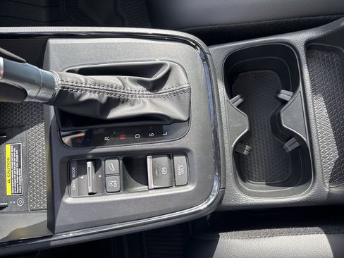 Used 2025 Honda CR-V EX-L image 24