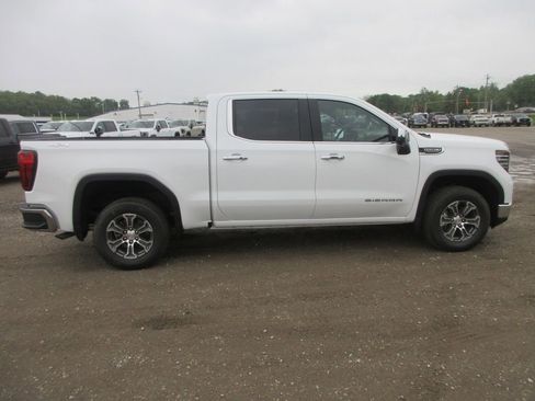 New 2026 GMC Sierra 1500 SLT AWD/4WD image 3