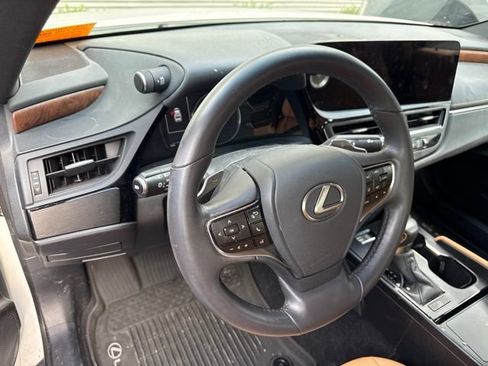 Used 2024 Lexus ES 350 w/ Premium Package FWD image 8