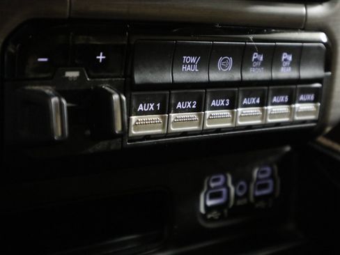 Used 2022 RAM 2500 Limited image 27