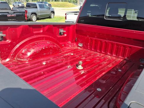 Used 2019 Ford F250 XLT w/ XLT Premium Package AWD/4WD image 16