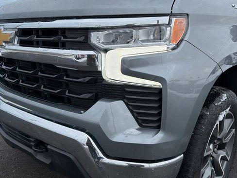 Used 2023 Chevrolet Silverado 1500 LT image 9