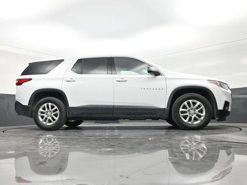Used 2021 Chevrolet Traverse LS FWD image 25