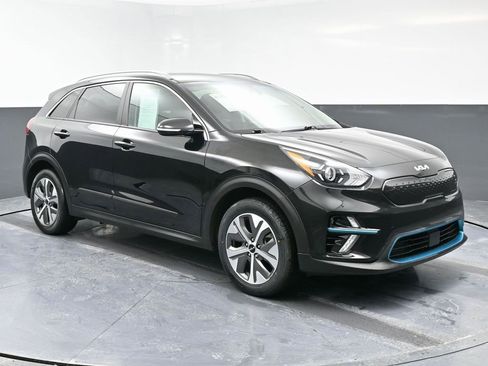 Used 2022 Kia Niro EX w/ Cold Weather Package image 3