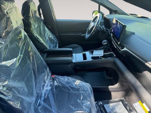 New 2026 Toyota Sienna Platinum AWD/4WD image 15