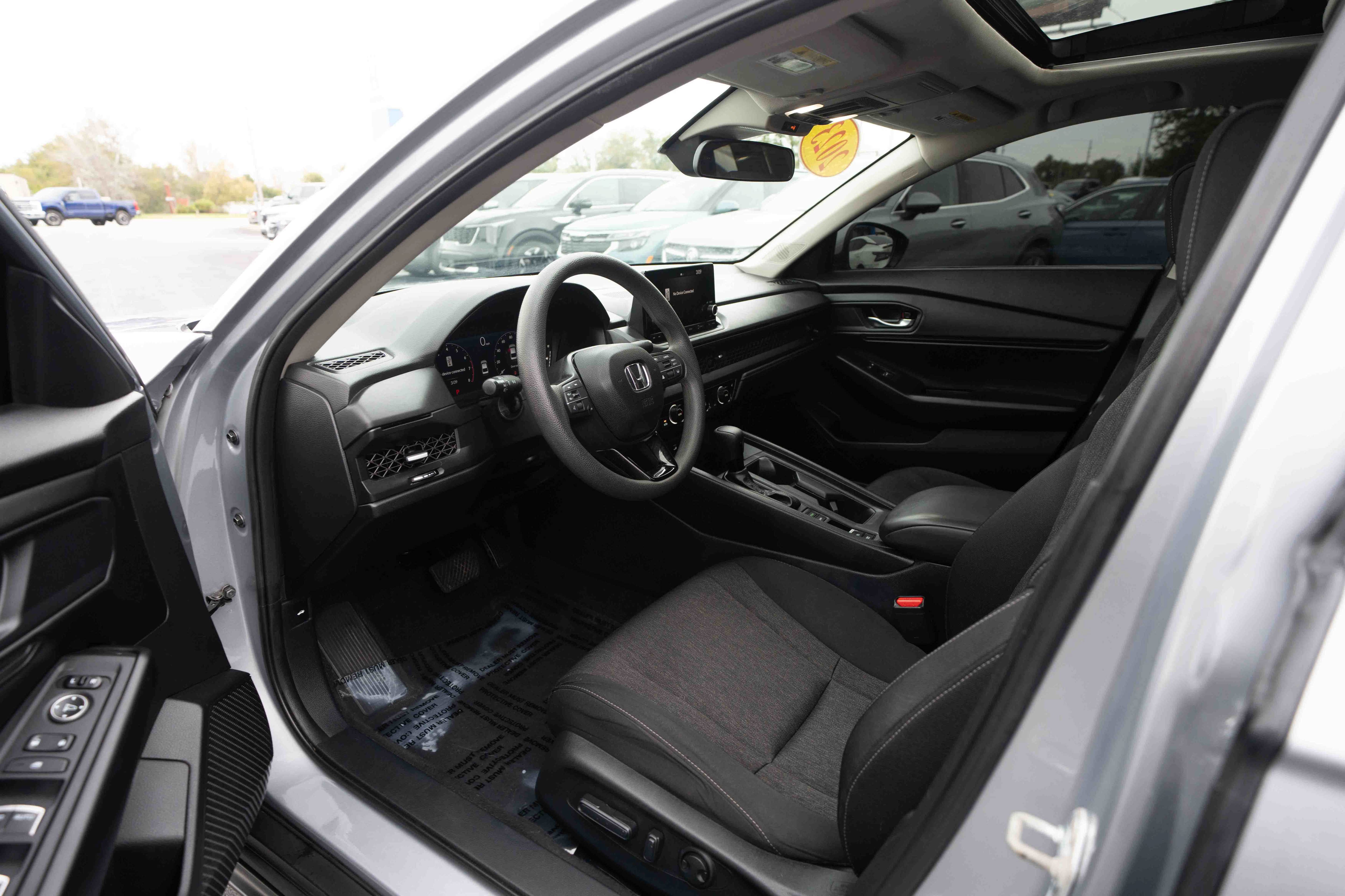 Used 2023 Honda Accord EX image 8