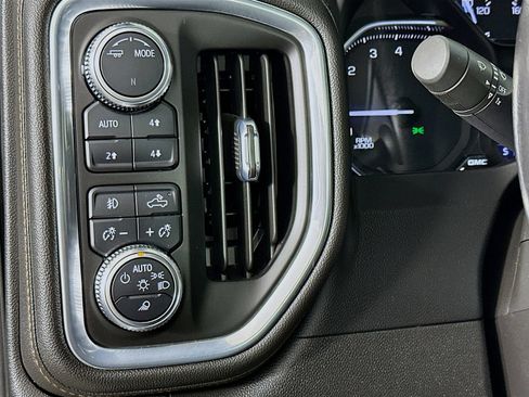 Used 2022 GMC Sierra 2500 AT4 AWD/4WD image 11