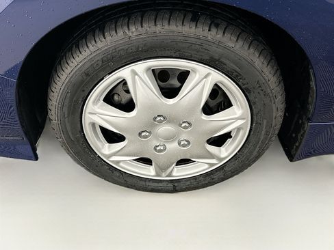 Used 2024 Nissan Leaf S FWD image 11