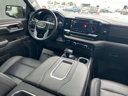 Used 2022 GMC Sierra 1500 SLT w/ SLT Premium Package AWD/4WD image 30