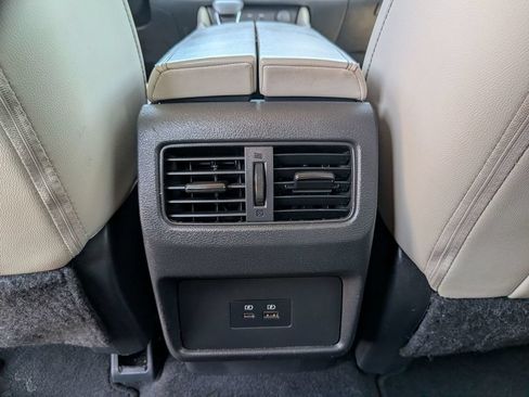 Used 2023 Nissan Rogue SL AWD/4WD image 37