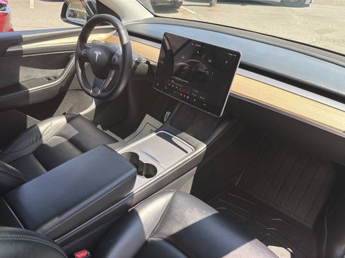 Used 2022 Tesla Model Y Performance AWD/4WD image 12