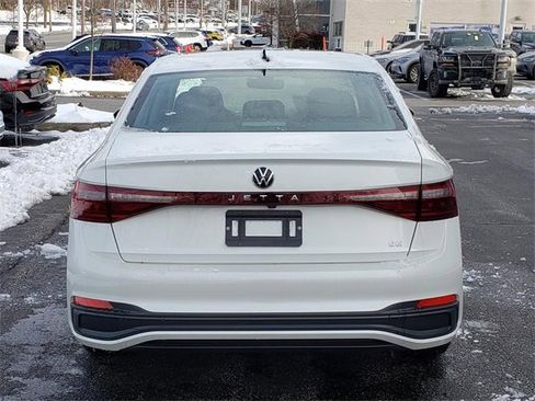 New 2026 Volkswagen Jetta SE image 5