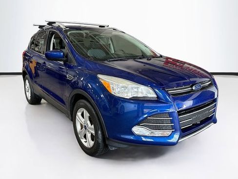 Used 2016 Ford Escape SE image 3