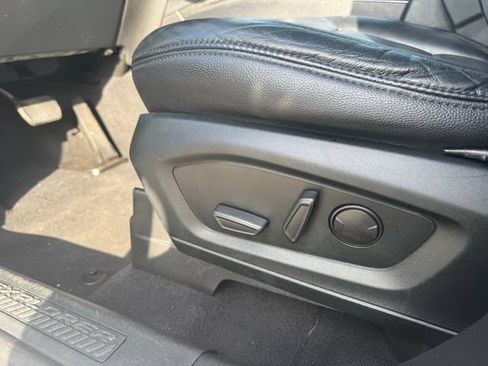 Used 2021 Ford Explorer XLT RWD image 23