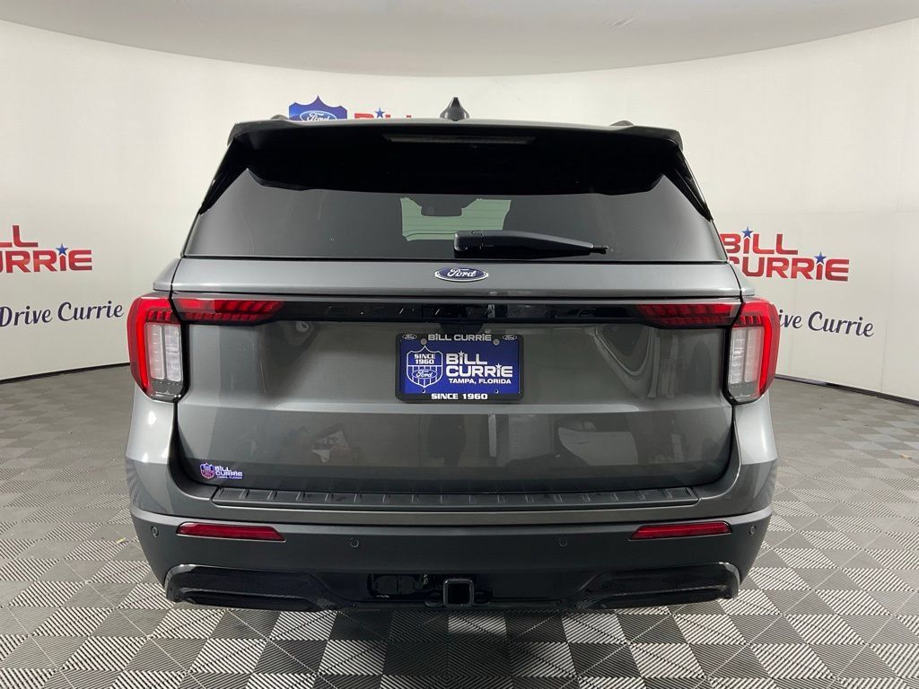 New 2026 Ford Explorer ST-Line w/ ST-Line Street Pack RWD image 4