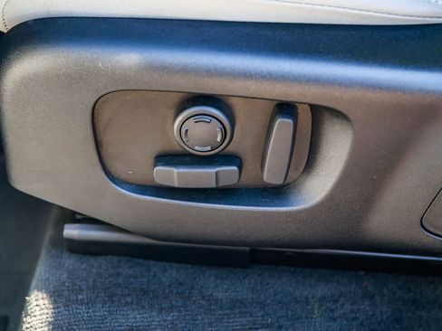 Used 2025 Land Rover Range Rover Velar Dynamic SE image 22