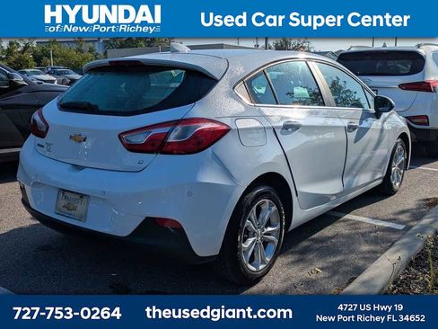 Used 2019 Chevrolet Cruze LT w/ Convenience Package image 3