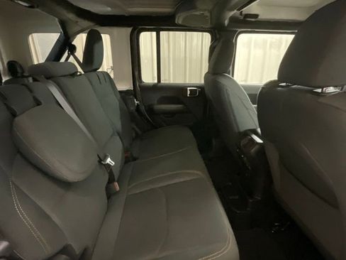 Used 2025 Jeep Wrangler Unlimited Sahara w/ Safety Group image 12