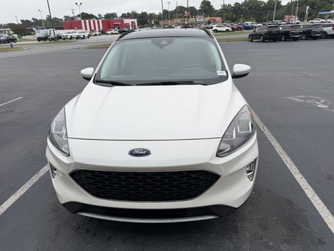 Certified 2022 Ford Escape SEL w/ Technology Package FWD image 2